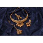 Women's Rose Gold Plated Alloy Necklace &amp; Earings Set (Gold)